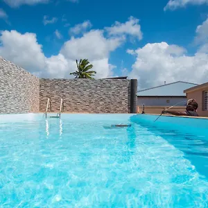 Jacuzzis Et Piscine Au Centre De Appartement